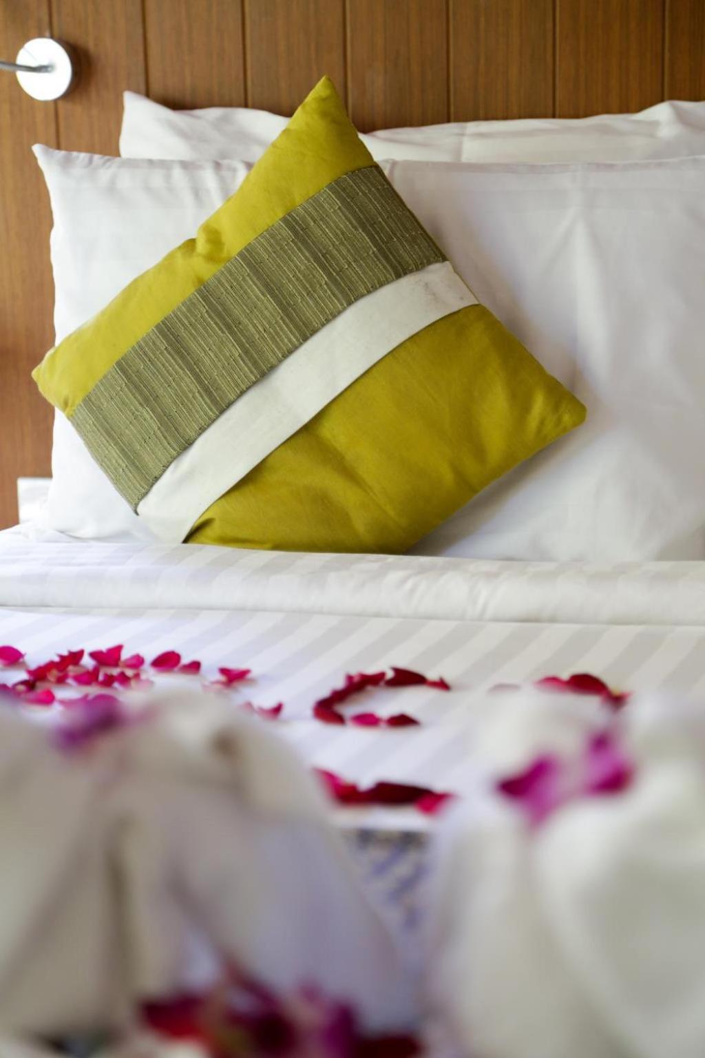 Samui Honey Cottages Beach Resort - Sha Extra Plus Choeng Mon Exterior photo