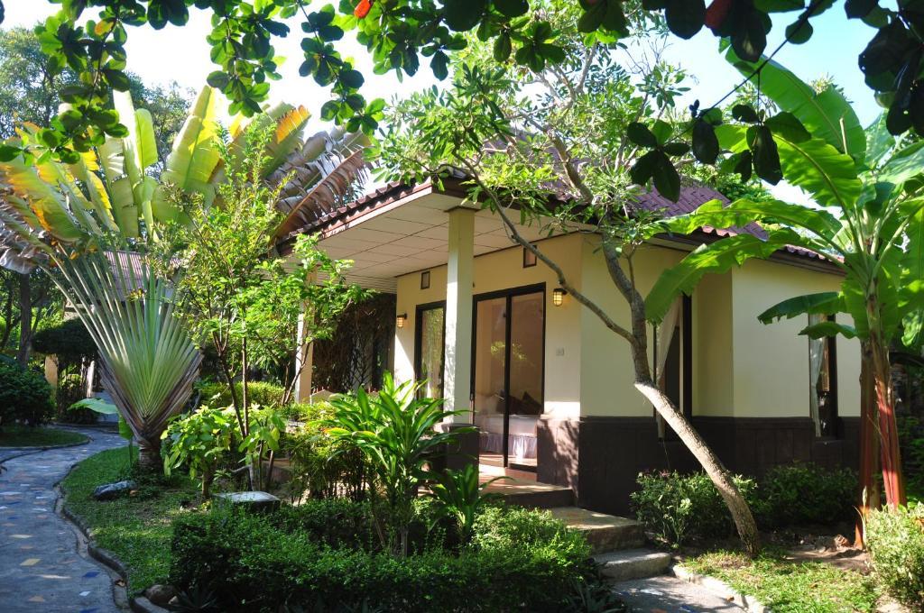Samui Honey Cottages Beach Resort - Sha Extra Plus Choeng Mon Room photo